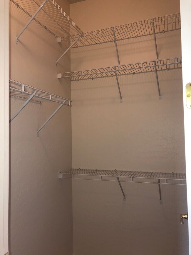 Building Photo - 5301 N Bremont Way
