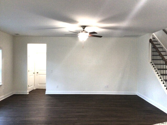 Building Photo - 104 Stagecoach Ln