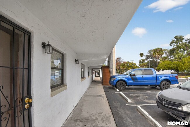 Building Photo - Charming 2BR Condo in Daytona Beach
