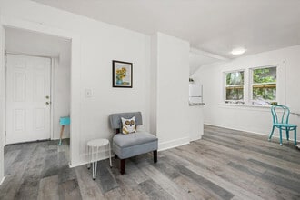 Building Photo - 561 Madison St