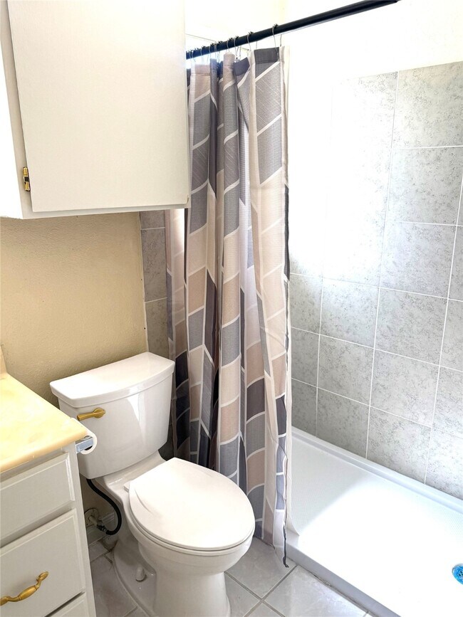 Building Photo - 16731 Sierra Grande Dr