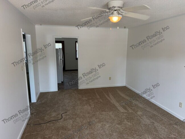 Building Photo - 2206 Candlewood Dr SW