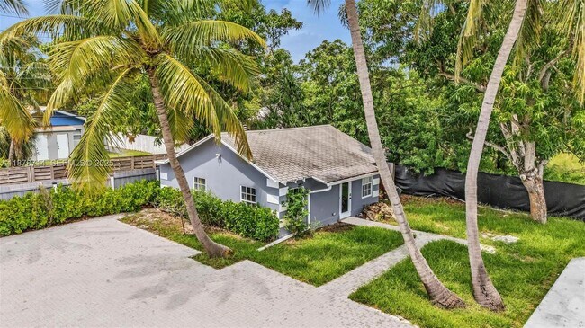 Building Photo - 394 SE 5th Ave