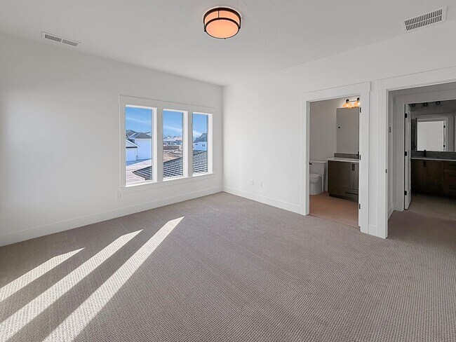 Building Photo - Luxury New Construction in Centerra: 4-Bed High-End Home, Dog Friendly, Fenced Yard, Near Downtow...