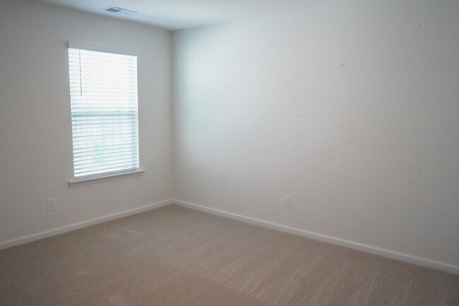 Building Photo - Available Soon!