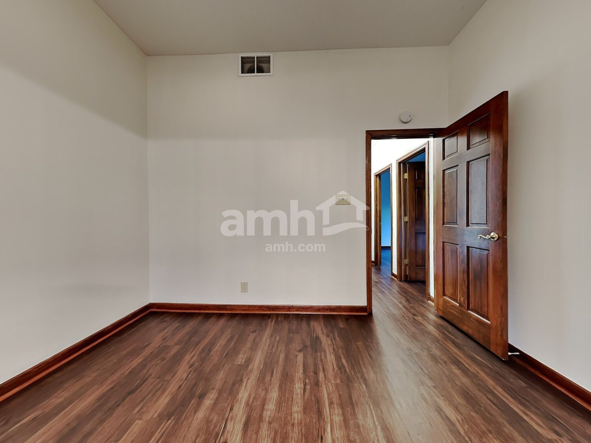 Building Photo - 9940 Wellcroft Ln