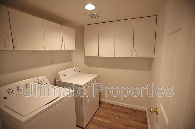 Building Photo - 20920 N 67th Dr