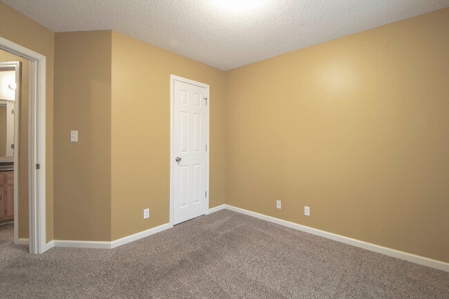 Building Photo - 2630 Del Ray Dr