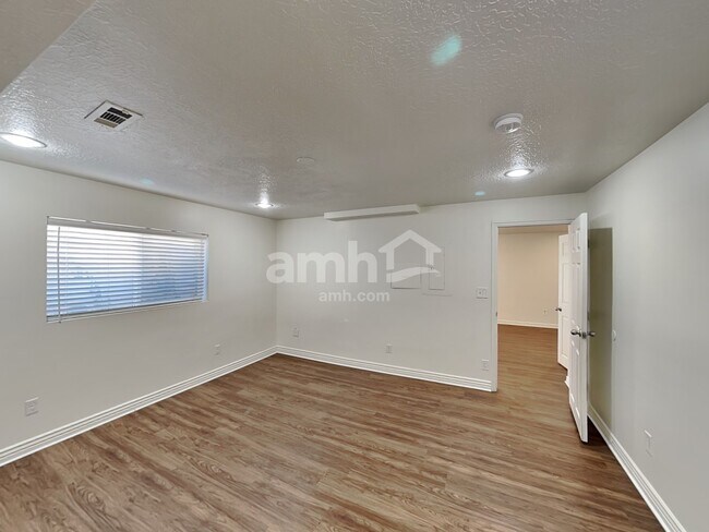 Building Photo - 5739 Impressions Dr