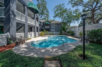 Building Photo - 606 S Albany Ave