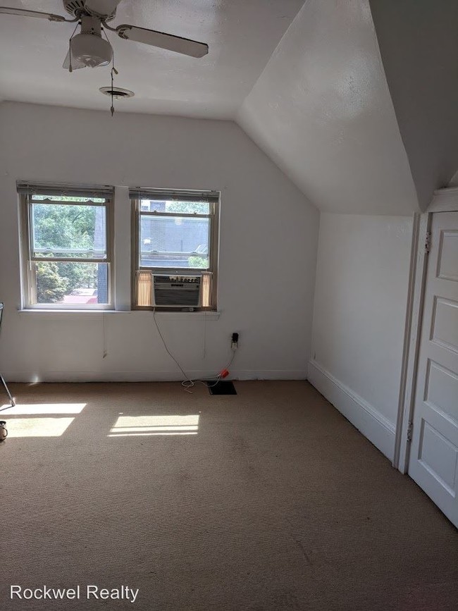 Building Photo - 5603 Fair Oaks St