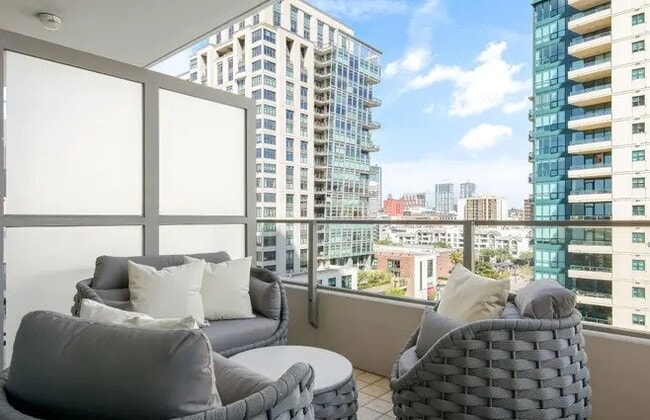 Building Photo - 550 Front St