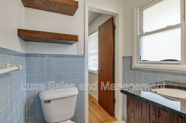 Building Photo - 3516 Mt Pleasant Dr