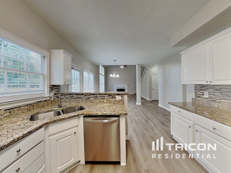 Building Photo - 5025 Cascade Overlook SW