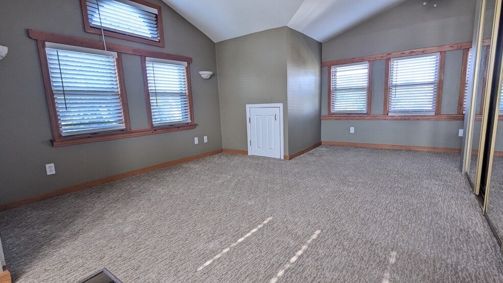 Bedroom - 200 W Irvington Pl