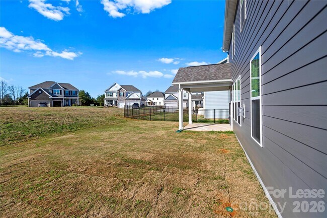 Building Photo - 7185 Sylvan Retreat Dr