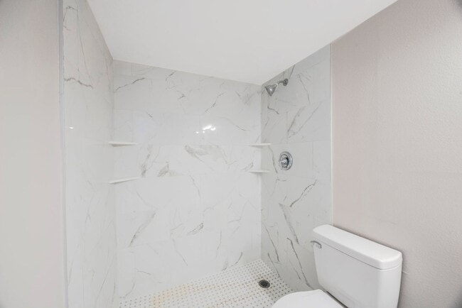 Building Photo - The Oaks at Safety Harbor 3 bedroom 2 bath