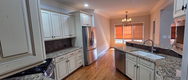 Building Photo - Beautiful Home with a full in law suite in Lewisville