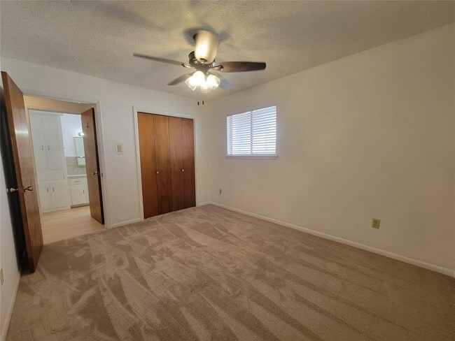 Building Photo - 5806 Nassau Dr