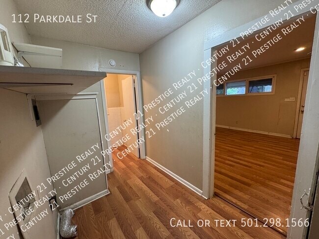 Building Photo - 112 Parkdale St