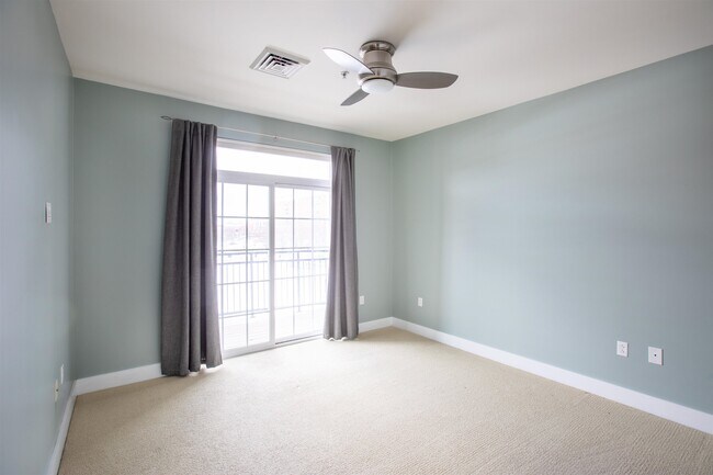 Building Photo - 60 Winooski Falls Wy