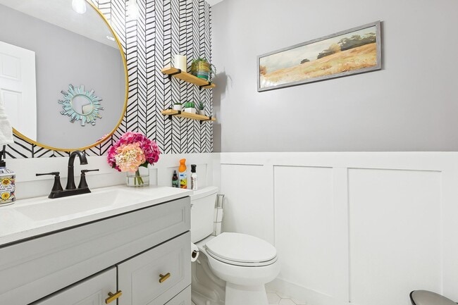 Building Photo - Move In Ready 4 Bedroom House in Yorktown!