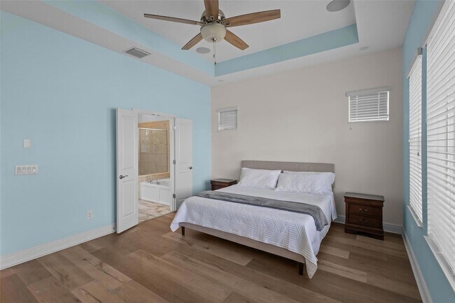 Building Photo - 2515 Portico St