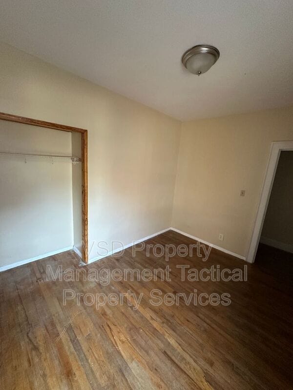 Building Photo - 3289 E 143rd St