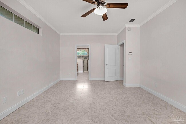 Building Photo - 8731 Thunderbird Dr