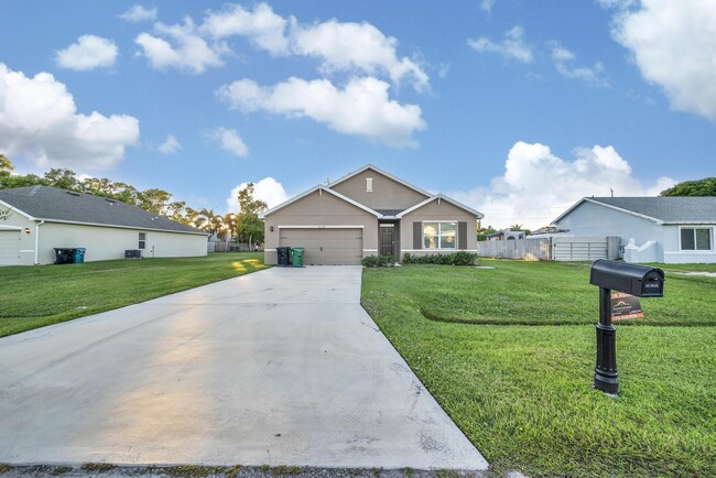 Primary Photo - 2538 SE Rock Springs Dr