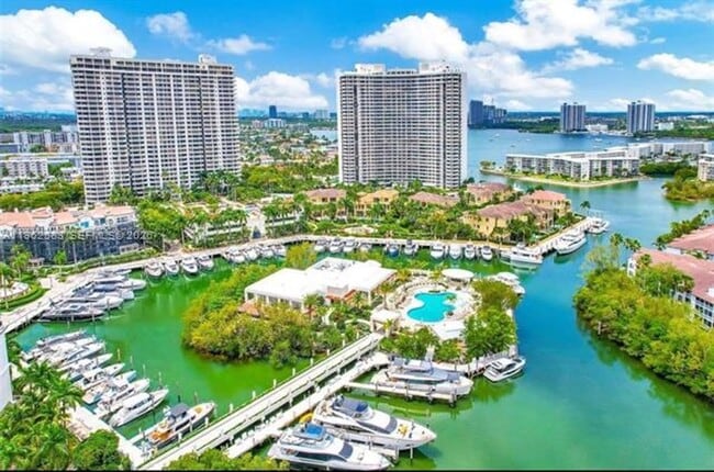 Building Photo - 1000 W Island Blvd