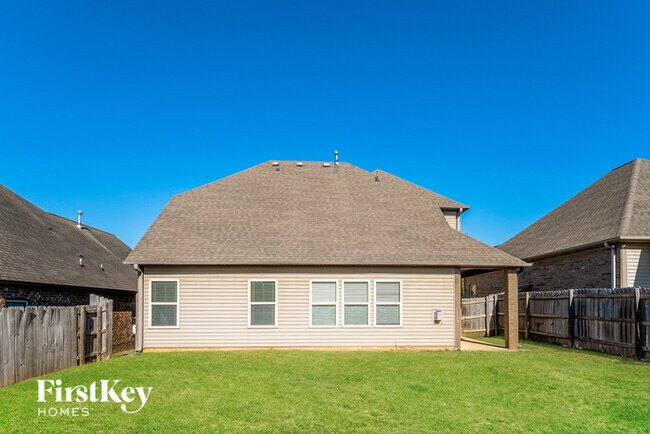 Building Photo - 221 Glen Cross Dr