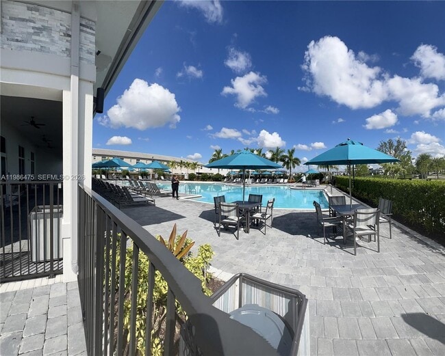 Building Photo - 2672 SE 19th St