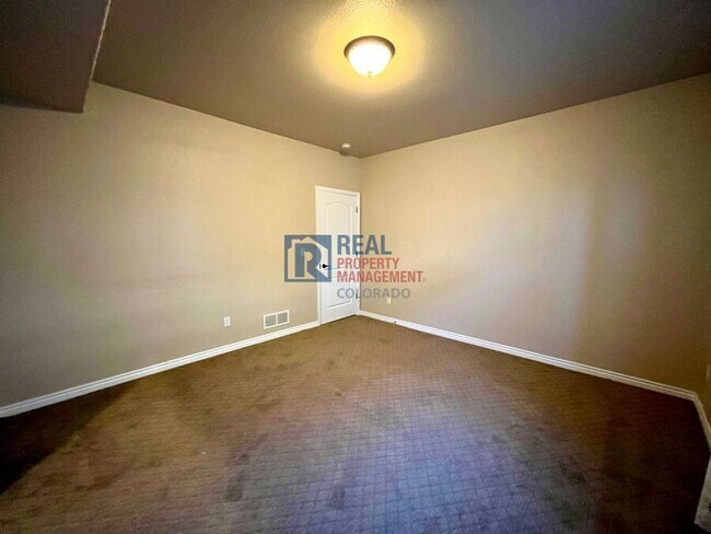 Building Photo - 2633 Cinnabar Rd