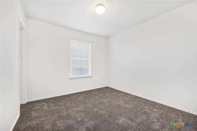 Building Photo - 113 W Gemini Ln