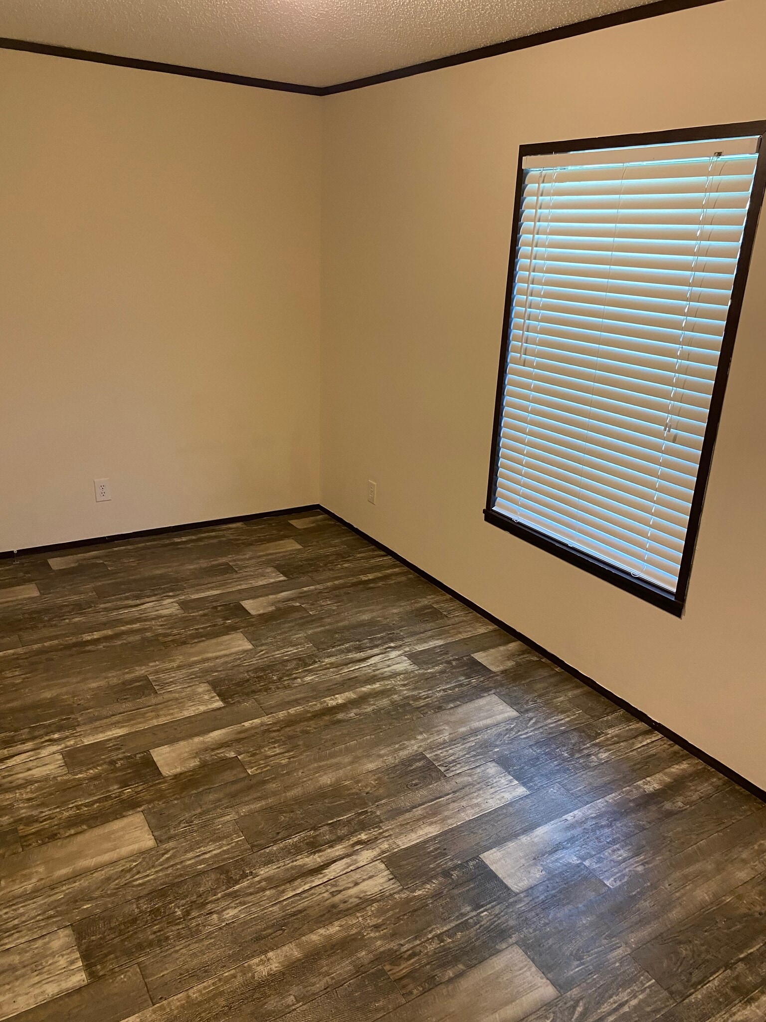 Building Photo - 2132 Pacific Dr