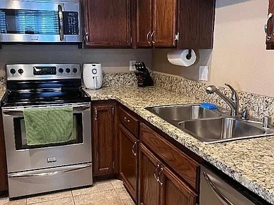 Building Photo - 13941 Midland Rd