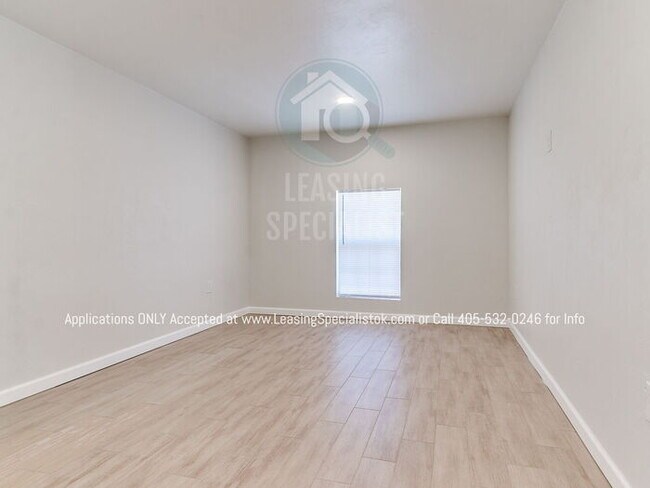 Building Photo - Charming Mid Norman 3 Bed 2 Bath Home!