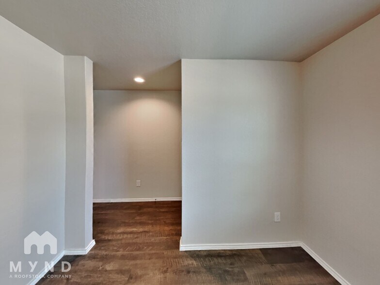 Building Photo - 7532 Rose Robin Run Ct