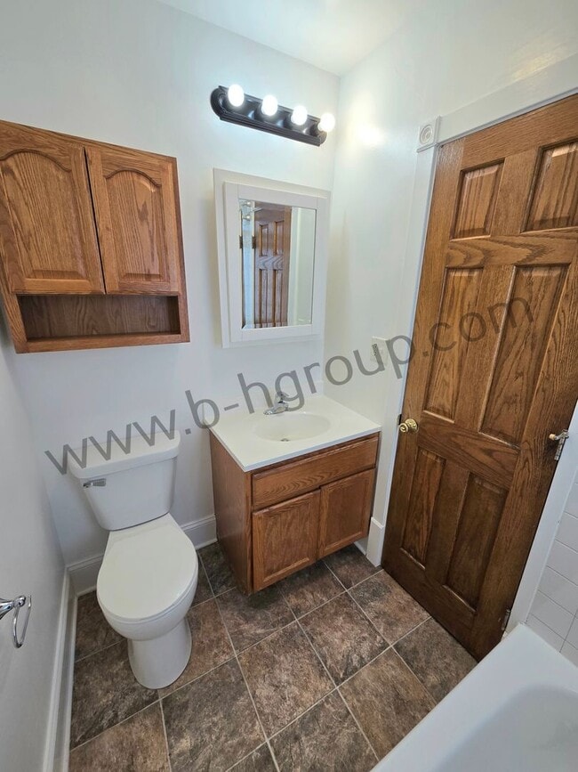 Building Photo - 1925 53rd St