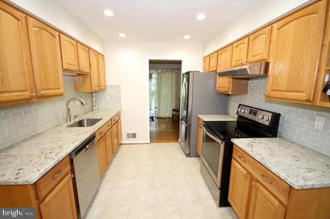 Building Photo - 8521 Tysons Ct