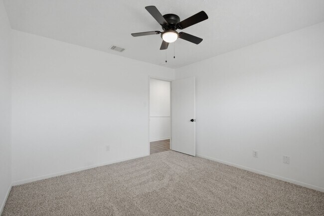 Building Photo - 66 T Huxley Ln