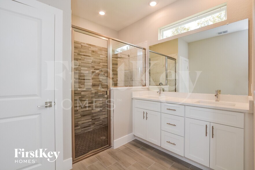 Building Photo - 1521 Eloise Ct