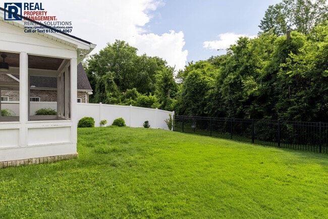 Building Photo - 3527 Pershing Dr