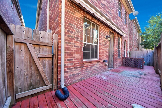 Building Photo - 1510 Olive Park