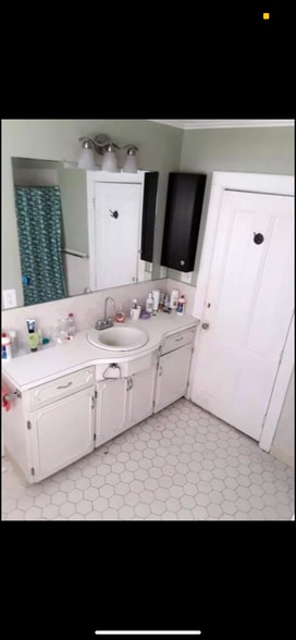 Building Photo - 112 Murray St