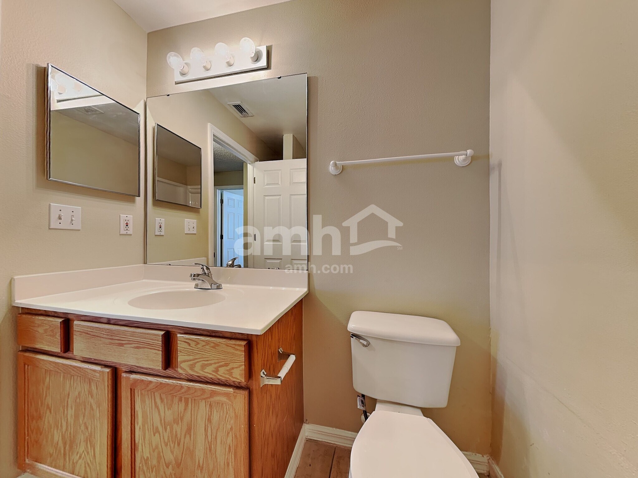 Building Photo - 2724 Maderia Cir