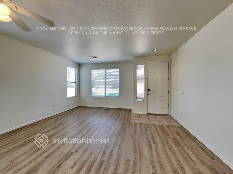 Building Photo - 2103 E La Costa Dr
