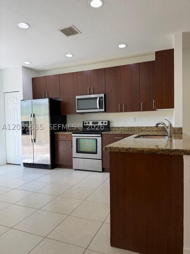 Building Photo - 4017 SW 149th Ct