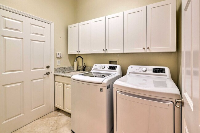 Building Photo - 7510 Camden Harbour Dr